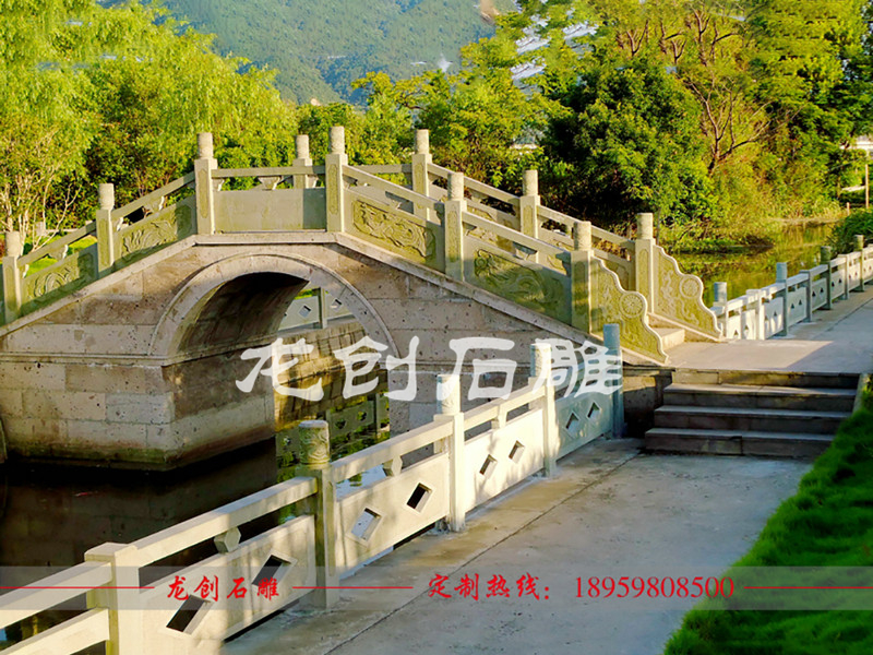 石雕護河欄桿用什么材質(zhì)比較好?